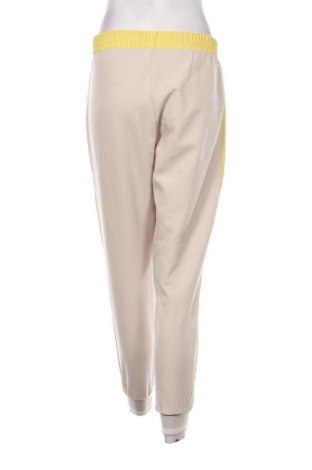 Дамски панталон Zara, Размер S, Цвят Екрю, Цена 27,37 лв.