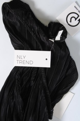 Γυναικείο αμάνικο μπλουζάκι Nelly, Μέγεθος XS, Χρώμα Μαύρο, Τιμή 15,98 €