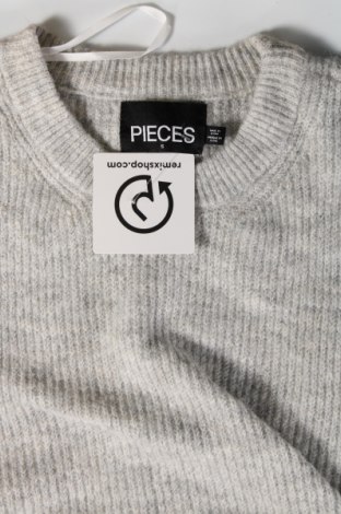 Дамски пуловер Pieces, Размер S, Цвят Сив, Цена 4,05 лв.