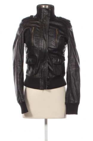 Γυναικείο δερμάτινο μπουφάν Zara Trafaluc, Μέγεθος M, Χρώμα Μαύρο, Τιμή 45,61 €
