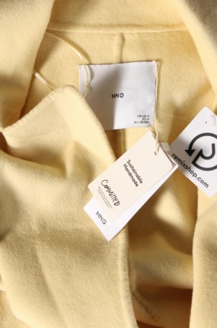 Γυναικείο παλτό Mango, Μέγεθος M, Χρώμα Κίτρινο, Τιμή 120,62 €