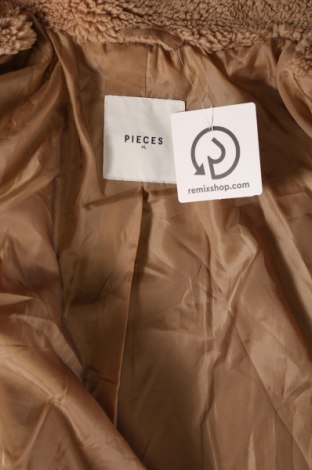 Дамско палто Pieces, Размер XL, Цвят Кафяв, Цена 15,40 лв.
