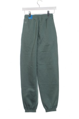 Pantaloni trening de femei Adidas Originals, Mărime XS, Culoare Verde, Preț 305,92 Lei
