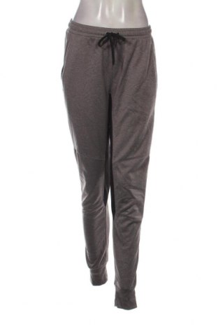 Γυναικείο αθλητικό παντελόνι Umbro, Μέγεθος M, Χρώμα Γκρί, Τιμή 9,19 €