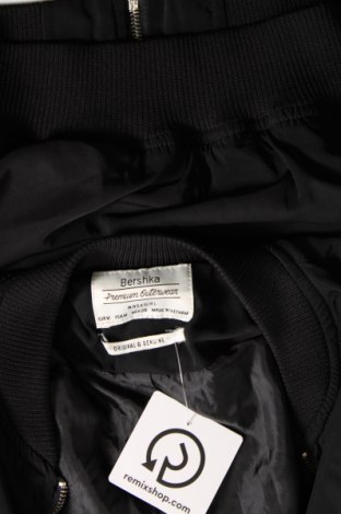 Dámska bunda  Bershka, Veľkosť M, Farba Čierna, Cena  5,44 €