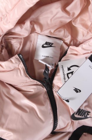 Дамско яке Nike, Размер XS, Цвят Розов, Цена 265,00 лв.