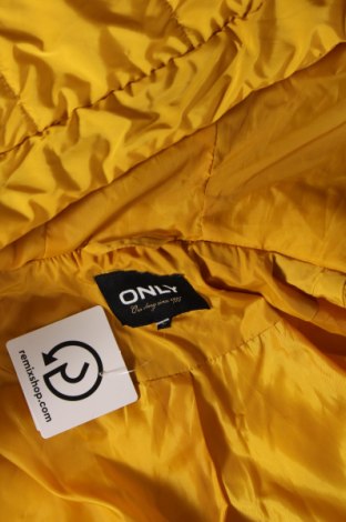 Γυναικείο μπουφάν ONLY, Μέγεθος M, Χρώμα Κίτρινο, Τιμή 24,09 €