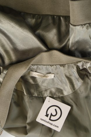 Дамско яке Pieces, Размер XS, Цвят Зелен, Цена 35,93 лв.