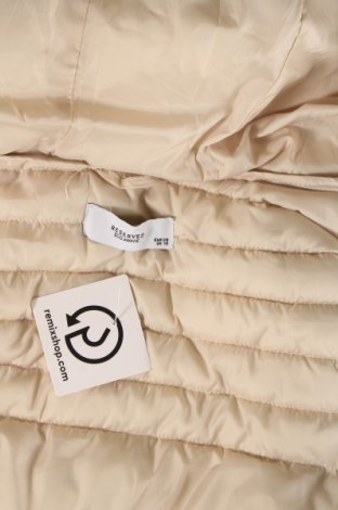 Γυναικείο μπουφάν Reserved, Μέγεθος M, Χρώμα Εκρού, Τιμή 22,27 €