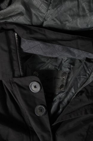 Γυναίκειο μπουφάν για χειμερινά σπορ, Μέγεθος S, Χρώμα Μαύρο, Τιμή 8,25 €