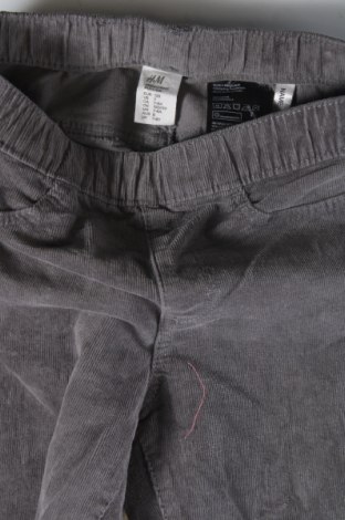 Детски джинси H&M, Размер 6-7y/ 122-128 см, Цвят Сив, Цена 21,00 лв.