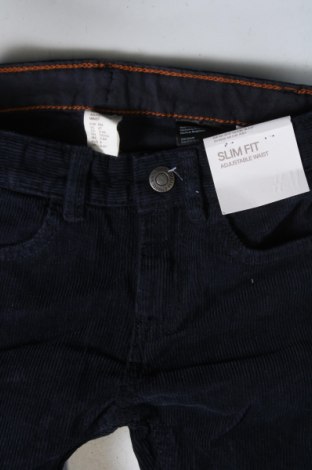 Детски джинси H&M, Размер 3-4y/ 104-110 см, Цвят Син, Цена 13,20 лв.