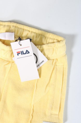 Παιδικό κοντό παντελόνι FILA, Μέγεθος 4-5y/ 110-116 εκ., Χρώμα Κίτρινο, Τιμή 9,60 €
