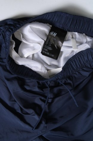 Детски къс панталон H&M, Размер 6-7y/ 122-128 см, Цвят Син, Цена 16,85 лв.