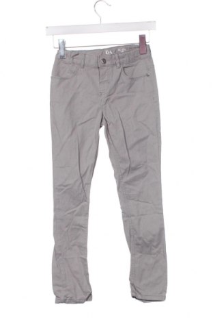 Детски панталон C&A, Размер 8-9y/ 134-140 см, Цвят Сив, Цена 12,60 лв.