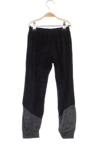Pantaloni de trening, pentru copii C&A, Mărime 7-8y/ 128-134 cm, Culoare Negru, Preț 32,24 Lei