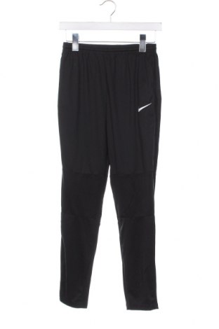 Детско спортно долнище Nike, Размер 12-13y/ 158-164 см, Цвят Черен, Цена 32,00 лв.