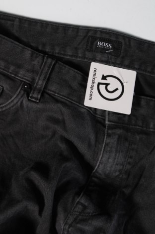 Pánske džínsy  Hugo Boss, Veľkosť XL, Farba Sivá, Cena  61,80 €