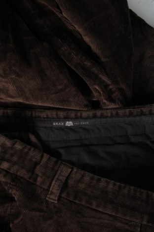 Мъжки джинси Brax, Размер XL, Цвят Кафяв, Цена 62,00 лв.