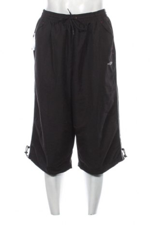 Ανδρικό κοντό παντελόνι Umbro, Μέγεθος L, Χρώμα Μαύρο, Τιμή 21,46 €