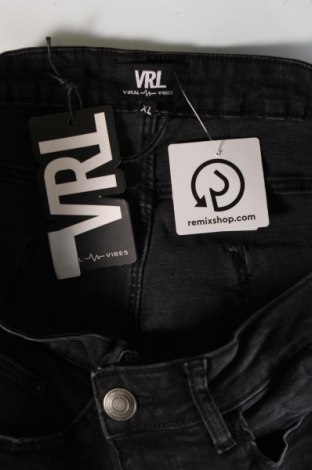 Мъжки къс панталон Viral Vibes, Размер M, Цвят Черен, Цена 62,00 лв.