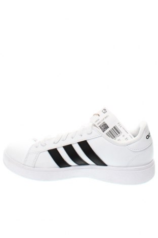 Мъжки обувки Adidas, Размер 40, Цвят Бял, Цена 111,65 лв.