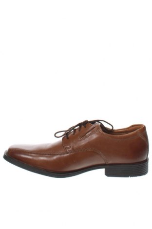 Мъжки обувки Clarks, Размер 41, Цвят Кафяв, Цена 174,40 лв.