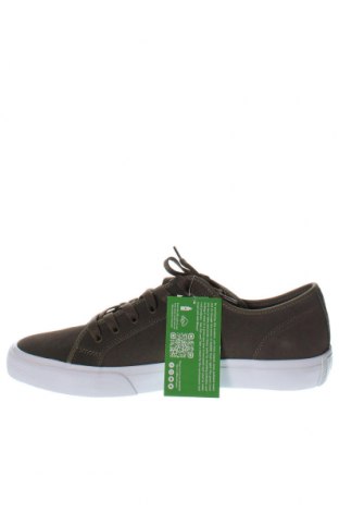 Мъжки обувки DC Shoes, Размер 46, Цвят Зелен, Цена 81,20 лв.