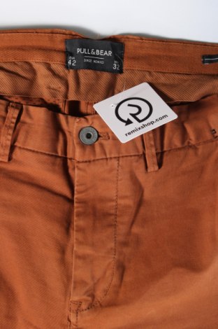 Ανδρικό παντελόνι Pull&Bear, Μέγεθος M, Χρώμα Καφέ, Τιμή 7,27 €