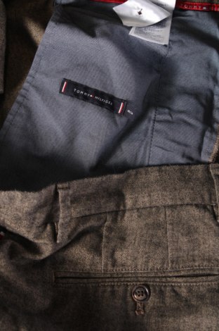 Pantaloni de bărbați Tommy Hilfiger, Mărime XL, Culoare Maro, Preț 146,63 Lei