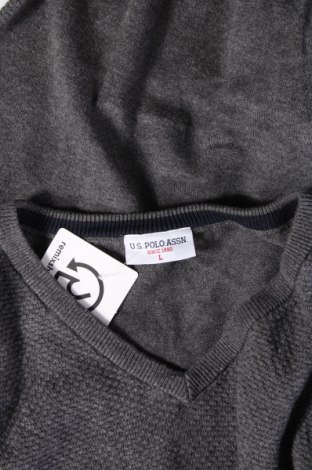 Мъжки пуловер U.S. Polo Assn., Размер L, Цвят Сив, Цена 62,00 лв.