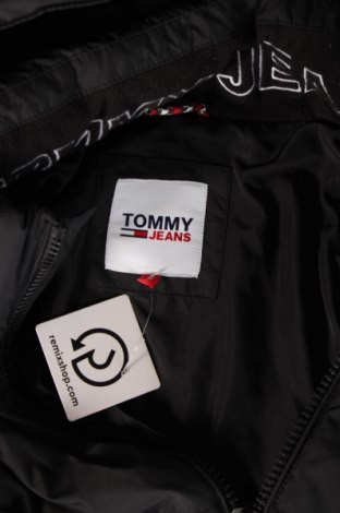 Мъжко яке Tommy Jeans, Размер M, Цвят Черен, Цена 178,00 лв.