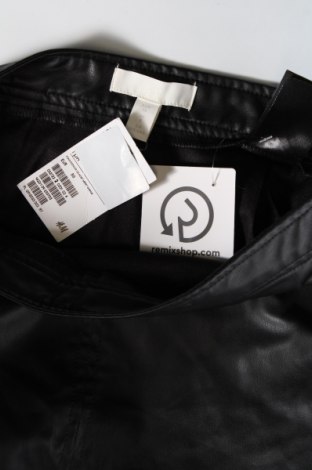 Пола H&M, Размер S, Цвят Черен, Цена 15,01 лв.