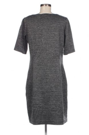 Kleid, Größe M, Farbe Grau, Preis € 4,44
