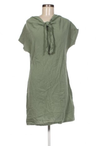 Kleid, Größe M, Farbe Grün, Preis 6,68 €