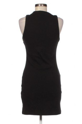 Φόρεμα Bershka, Μέγεθος L, Χρώμα Μαύρο, Τιμή 15,00 €