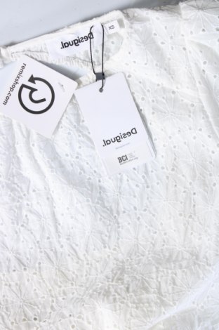Kleid Desigual, Größe XS, Farbe Weiß, Preis 43,38 €