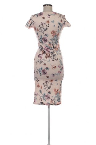 Φόρεμα Girls On Film, Μέγεθος M, Χρώμα Ρόζ , Τιμή 17,94 €