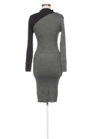 Kleid No Boundaries, Größe M, Farbe Grün, Preis 8,07 €