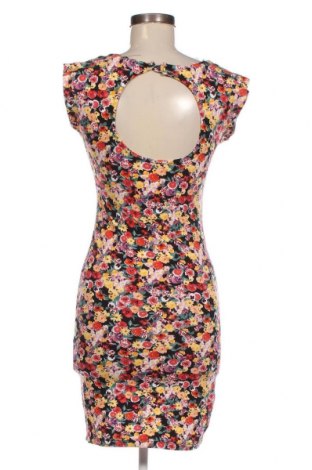 Φόρεμα Pull&Bear, Μέγεθος M, Χρώμα Πολύχρωμο, Τιμή 17,94 €