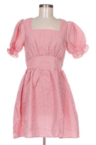 Kleid Trendyol, Größe M, Farbe Mehrfarbig, Preis 27,81 €