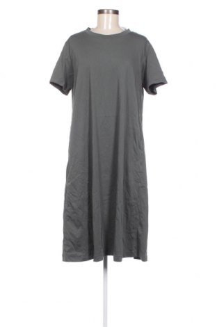 Kleid Uniqlo, Größe XL, Farbe Grün, Preis 20,04 €