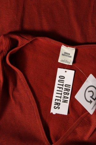 Рокля Urban Outfitters, Размер L, Цвят Червен, Цена 43,20 лв.