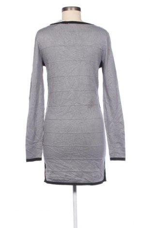 Kleid Xhilaration, Größe M, Farbe Grau, Preis 5,85 €