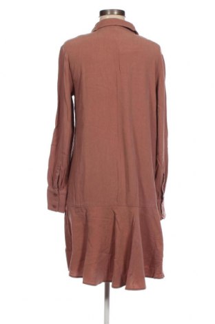 Kleid Y.A.S, Größe M, Farbe Aschrosa, Preis 19,73 €