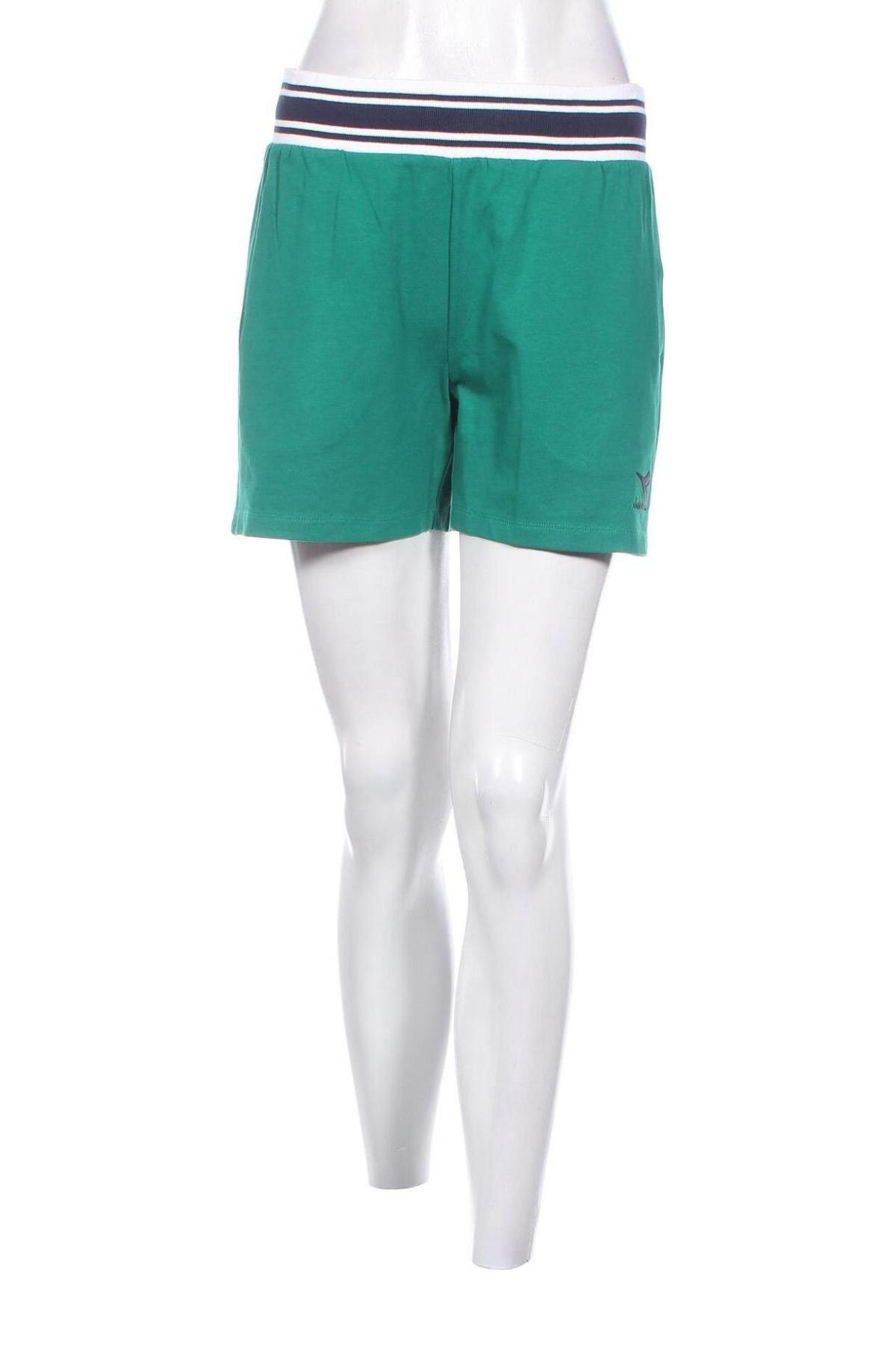 Γυναικείο κοντό παντελόνι Diadora, Μέγεθος S, Χρώμα Πράσινο, Τιμή 25,05 €