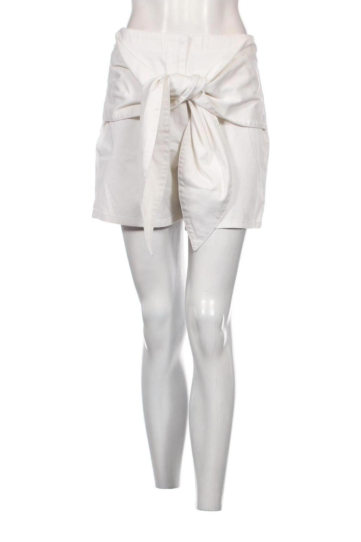 Дамски къс панталон NA-KD, Размер S, Цвят Бял, Цена 46,20 лв.