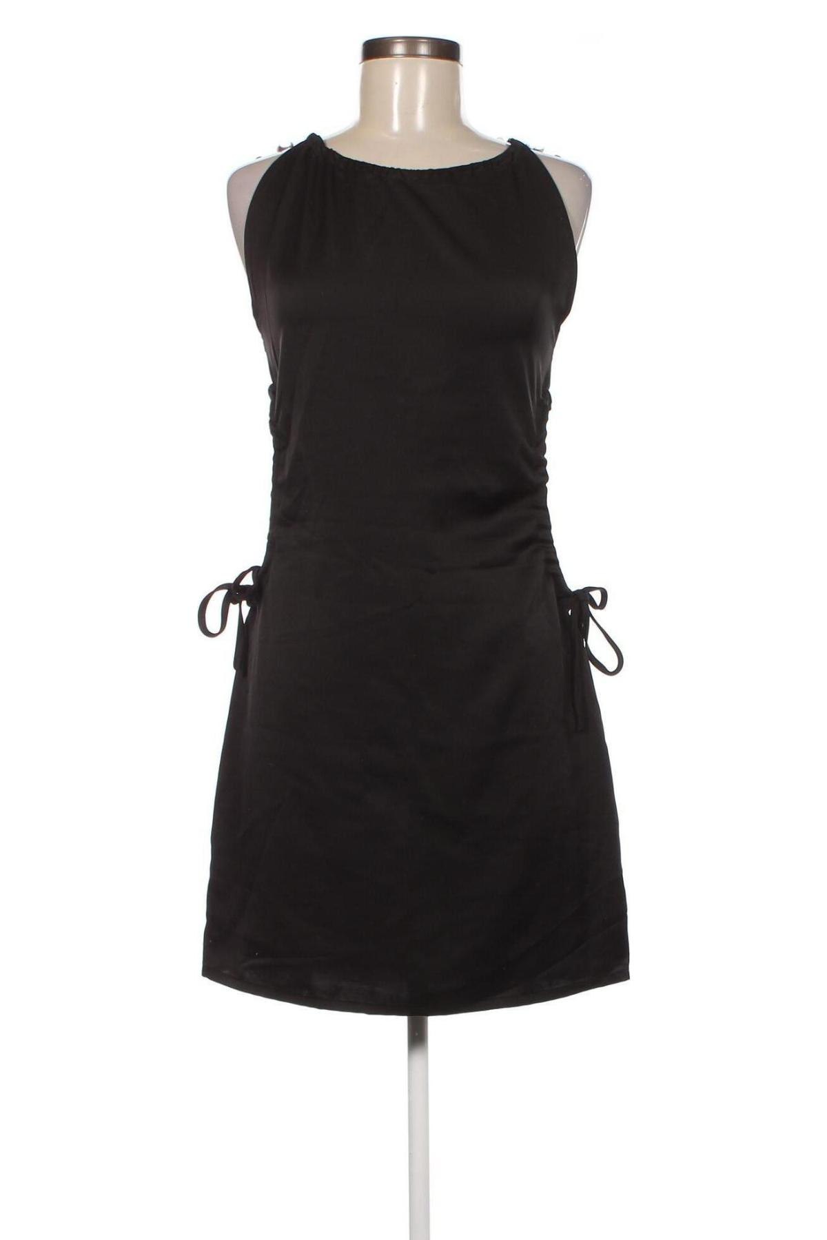 Kleid Cropp, Größe M, Farbe Schwarz, Preis 15,90 €