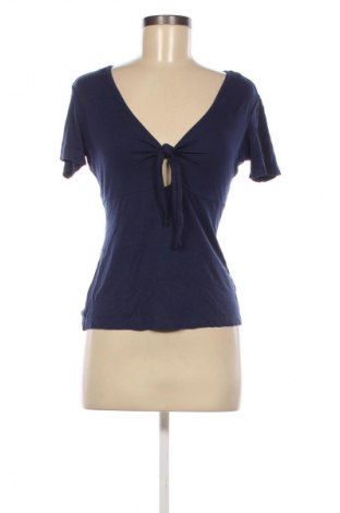 Bluzka damska Guess, Rozmiar S, Kolor Niebieski, Cena 115,17 zł