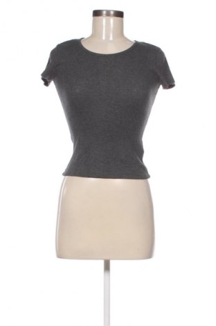 Damen Shirt H&M Divided, Größe S, Farbe Grau, Preis 18,47 €